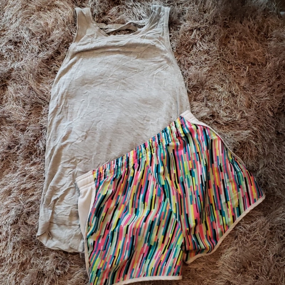 Short sleeve shirt, colorful shorts